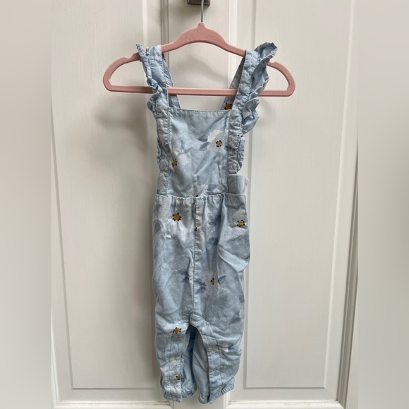 NWOT Carter’s 9M Blue and White Floral Girls Overalls Jumpsuit - Picture 1 of 4